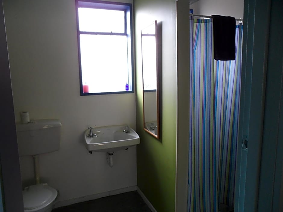 Sequoia Lodge Backpackers