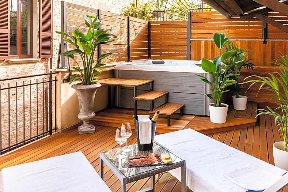 GG8 Restaurant & Hotel