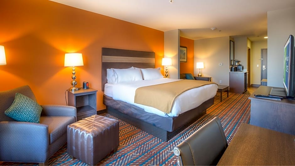 Holiday Inn Express Wichita South, an IHG Hotel