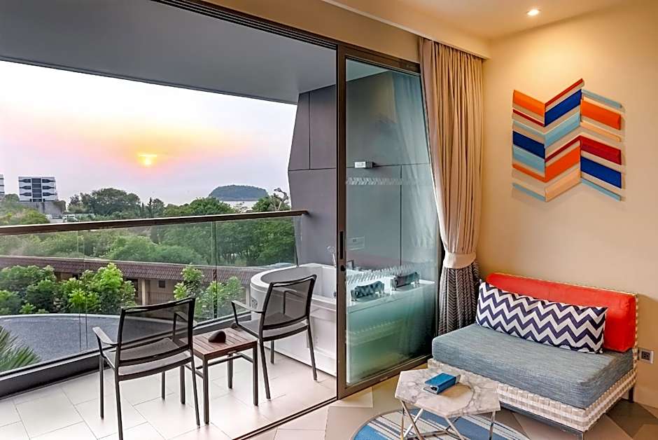 Photo 1 of 14 of 1 Double Bed or 2 Beds, Jetted Tub, Partial Sea View
