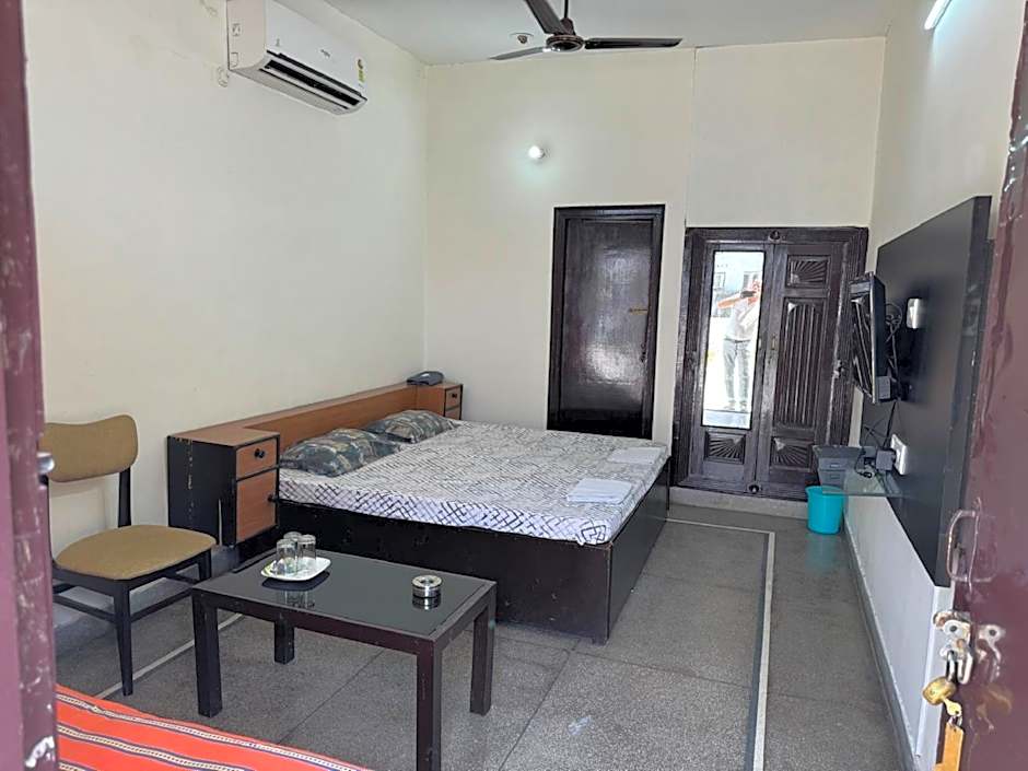 Goroomgo Jewel Pathankot