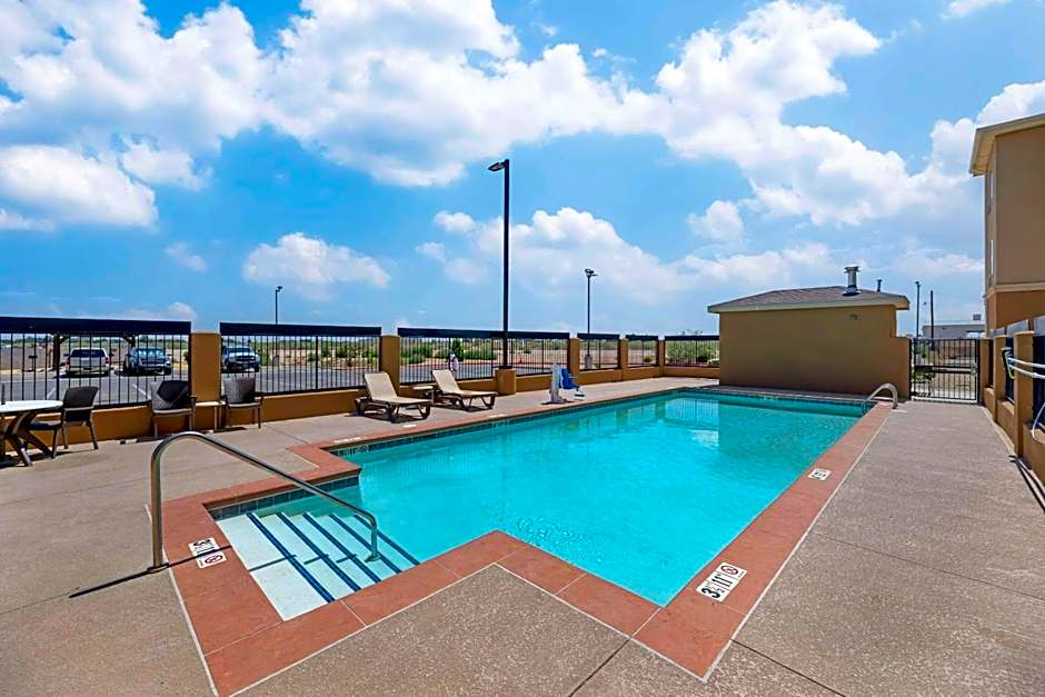 Quality Inn & Suites Carlsbad Caverns Area