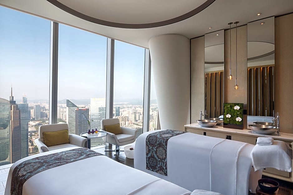 Four Seasons Hotel Guangzhou