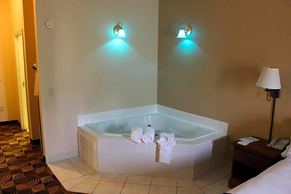 Holiday Inn Express & Suites Thomasville By IHG