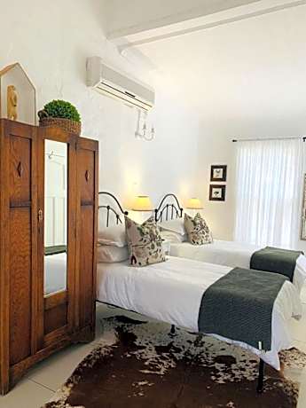 Queen Room with Pool View