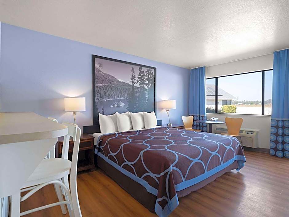 Super 8 by Wyndham Dunnigan