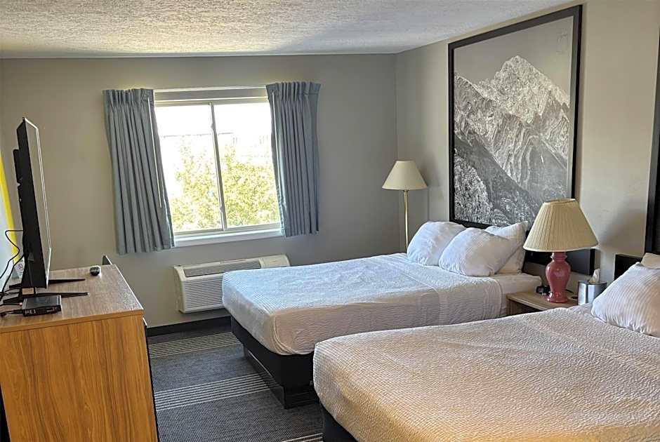 Super 8 by Wyndham Rexburg