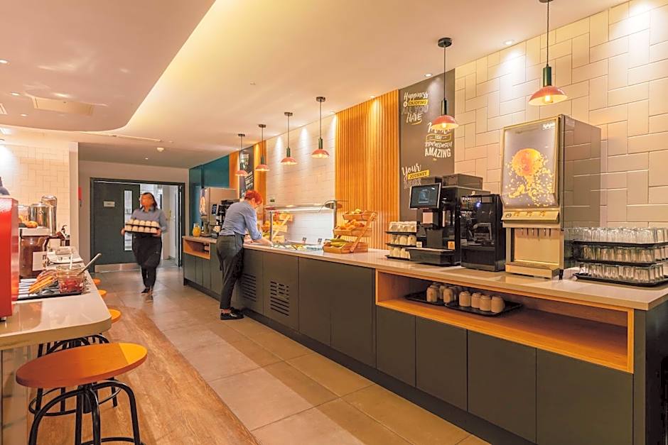 Hampton by Hilton London Park Royal