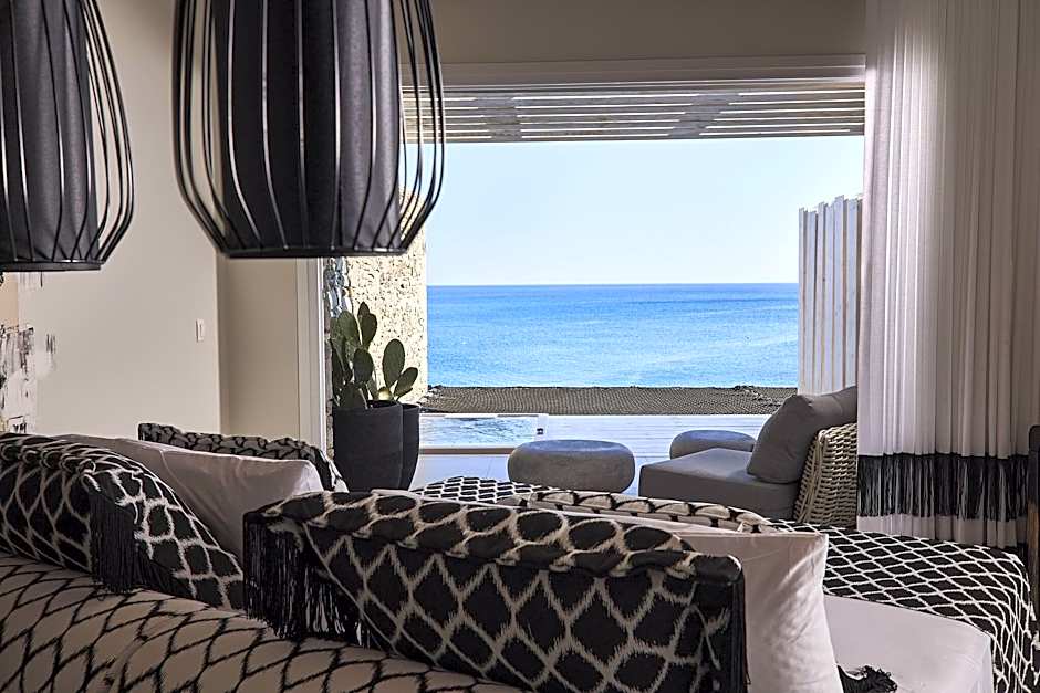 Artemis Deluxe Rooms