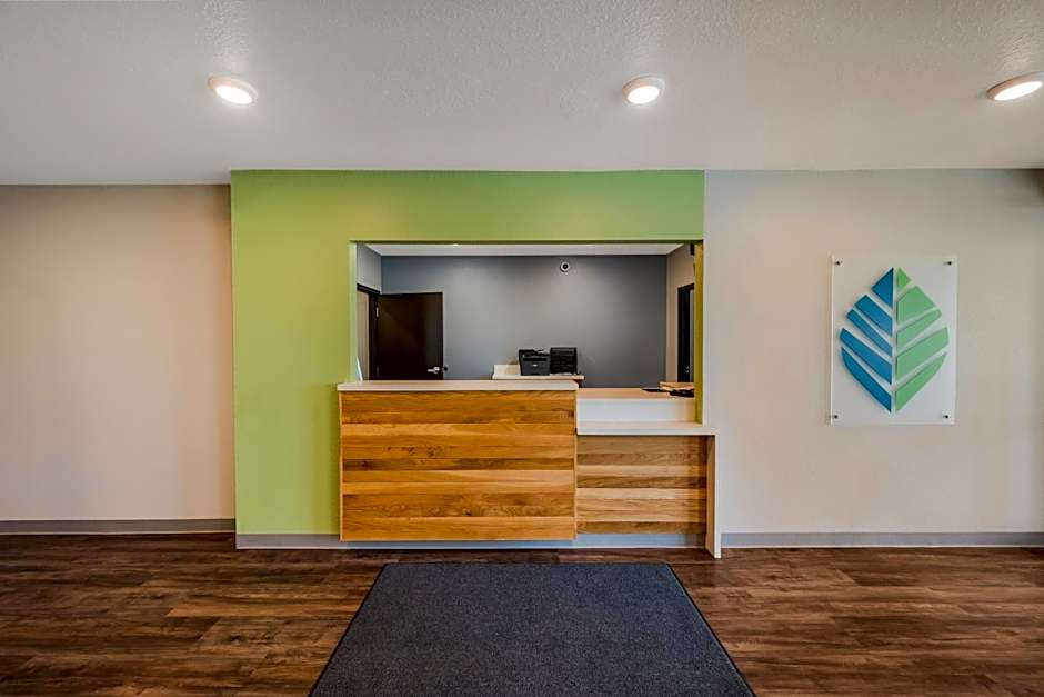 WoodSpring Suites West Palm Beach