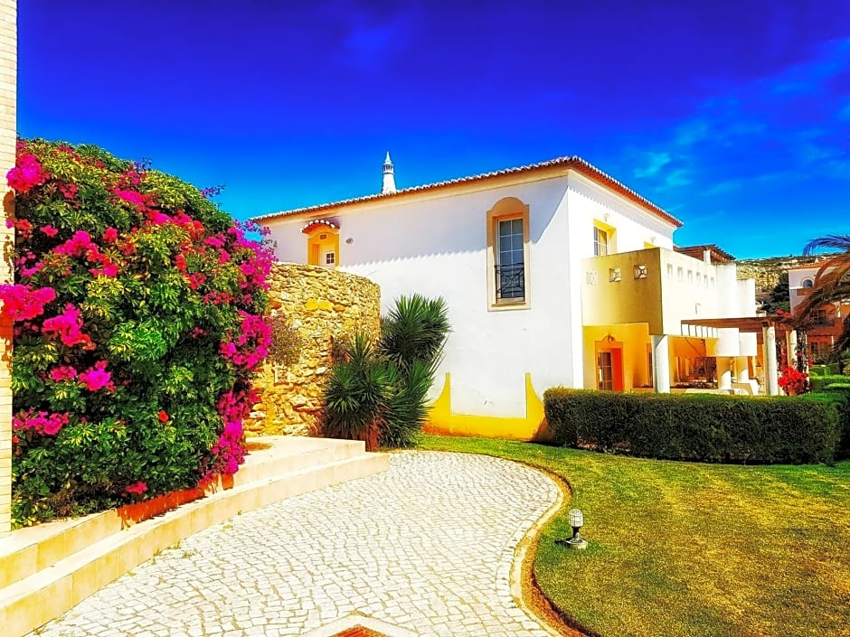 Luz Bay Hotel
