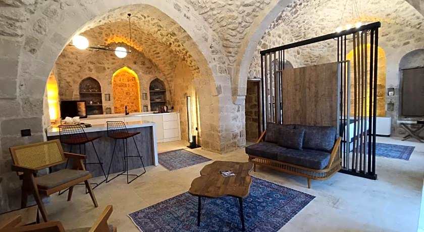 TUĞMANER  Small House AJAR