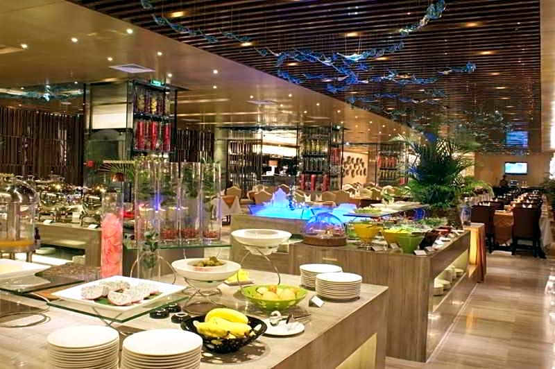 Easeland Hotel