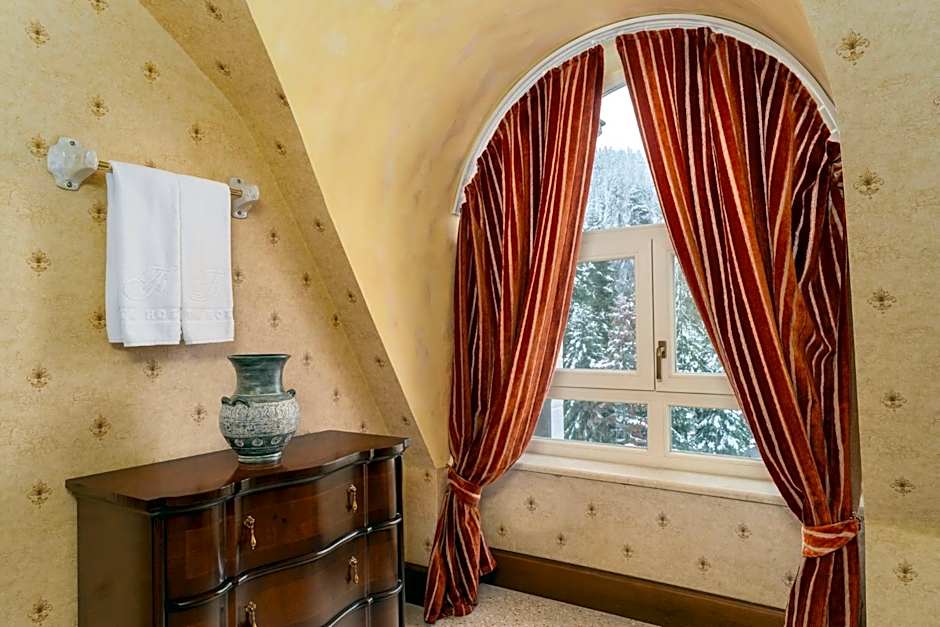 Festa Winter Palace Hotel