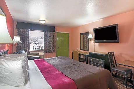 1 King Bed, Nonsmoking