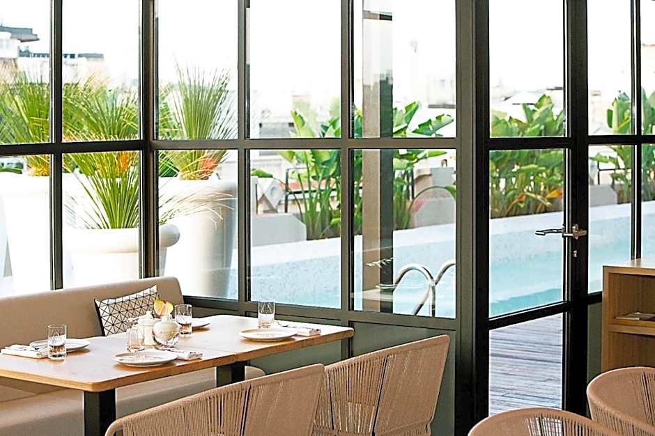 Monument Hotel