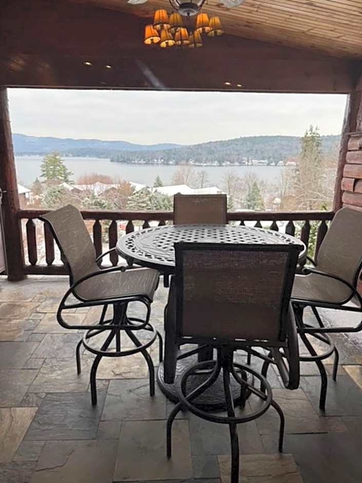 The Lodges at Cresthaven