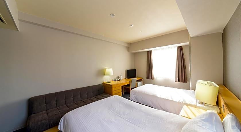 SureStay Plus Hotel by Best Western Shin-Osaka