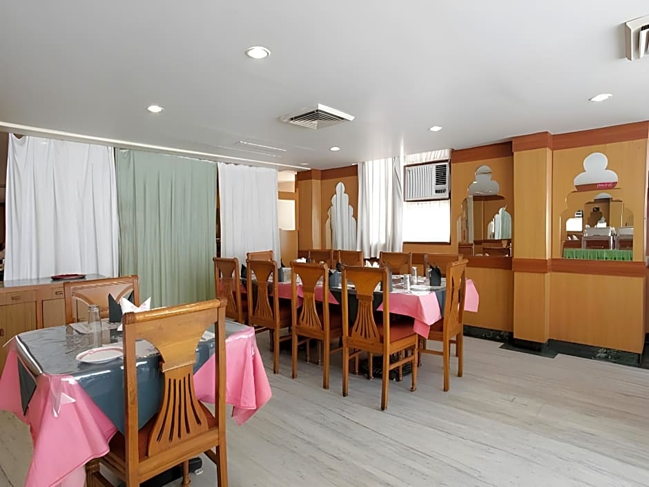 Hotel Raj Vilas Place