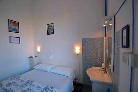 Economy Double or Twin Room with External Private Bathroom