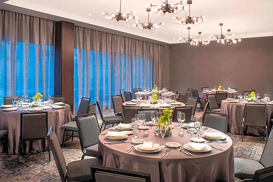 AC Hotel by Marriott Boston Downtown