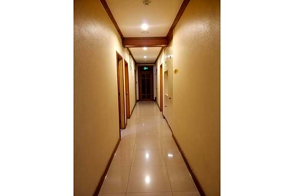 RedDoorz at Casa Marabella Villamonte Bacolod City