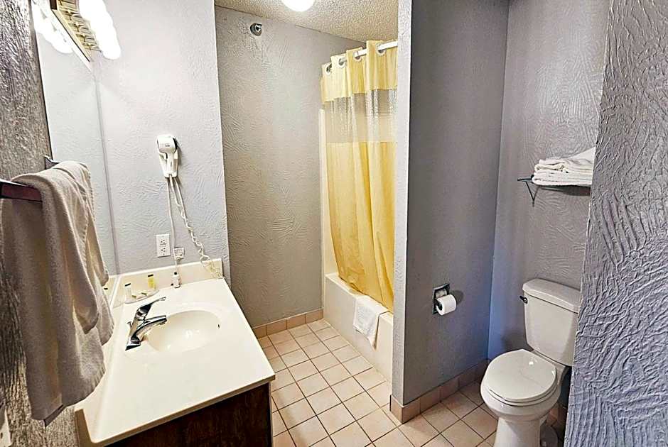Days Inn by Wyndham Ozark Springfield