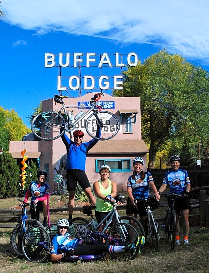 Buffalo Lodge Bicycle Resort - Amazing access to local trails & the Garden