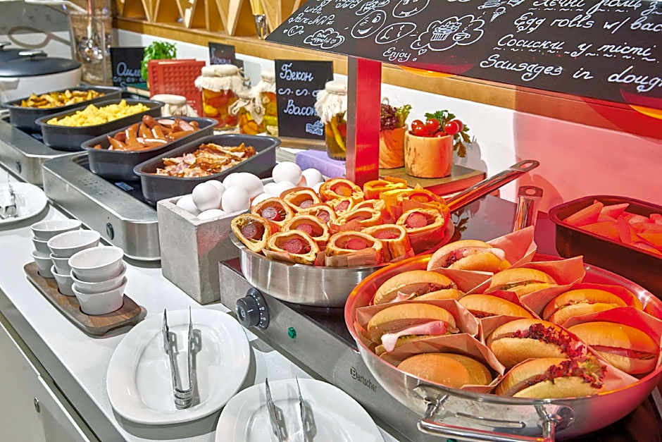 Park Inn by Radisson Kyiv Troyitska