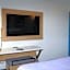 Airport Waterfront Inn