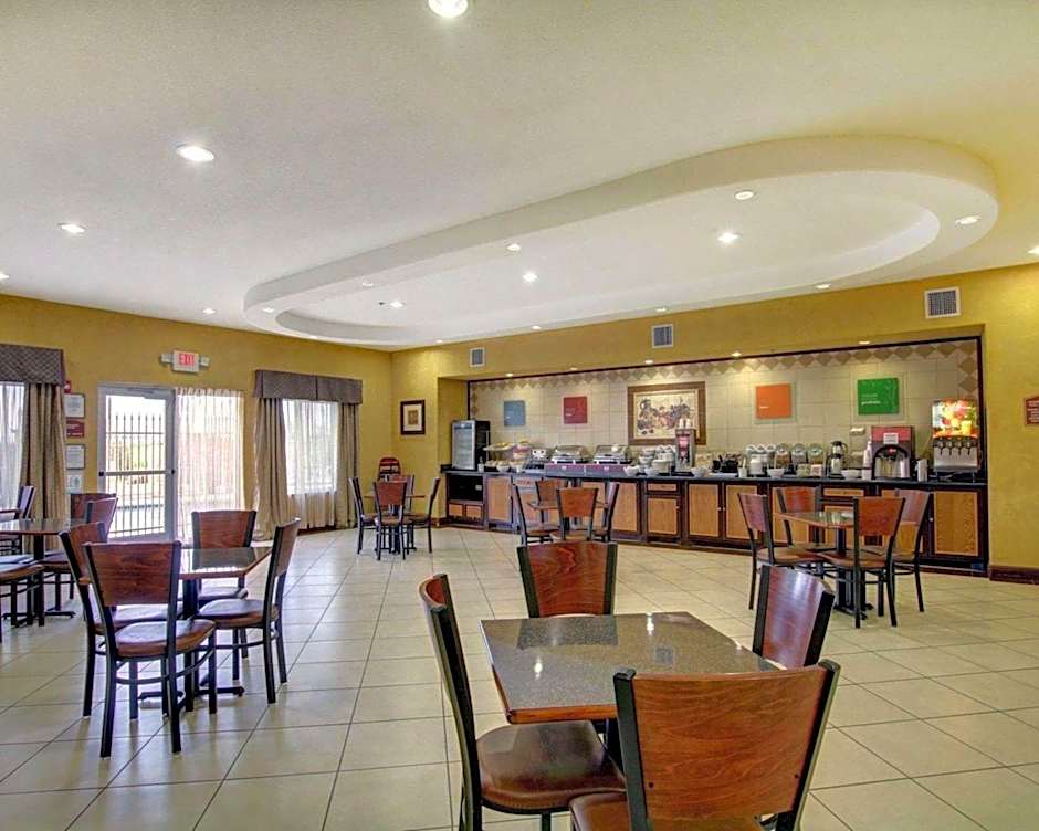 Comfort Inn & Suites Alvarado