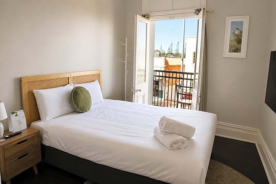 Geraldton Shoreline Lodge