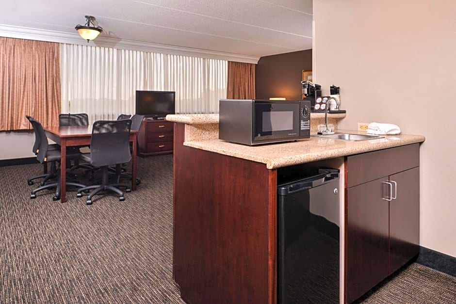 Best Western Plus Kelly Inn