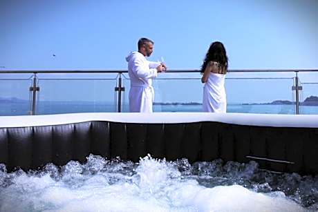 Happy Hotel Atelier Gardone Riviera Centro & Beach