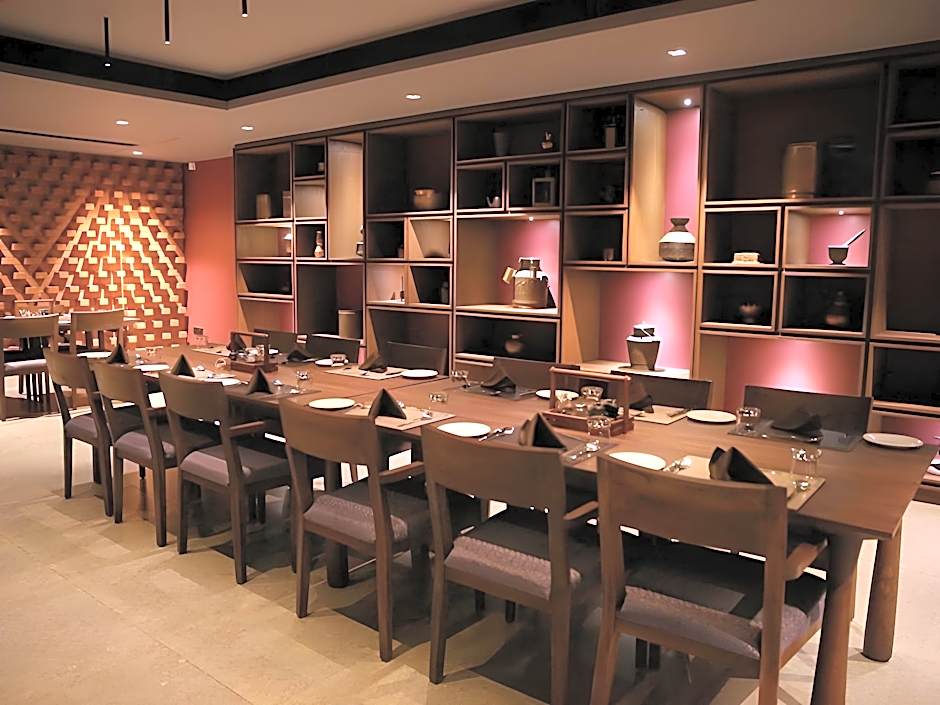 Five Petals Hotel & Banquets