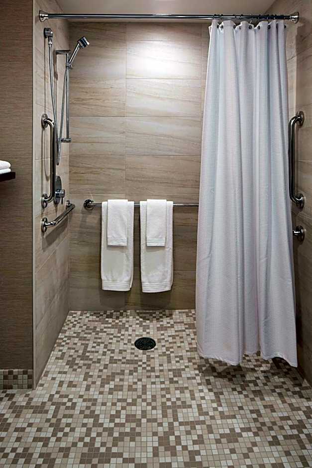 The Del Monte Lodge Renaissance by Marriott Rochester Hotel & Spa
