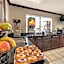 Econo Lodge Inn & Suites El Paso