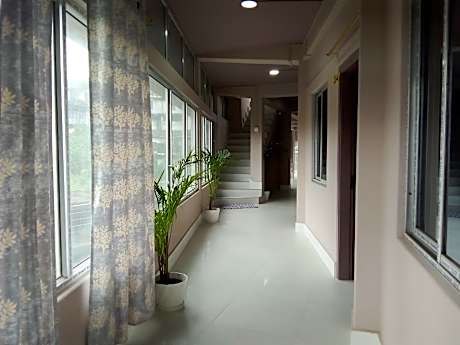 Royal Lodging and fooding