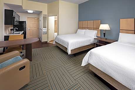 2 Queen Beds Studio Suite