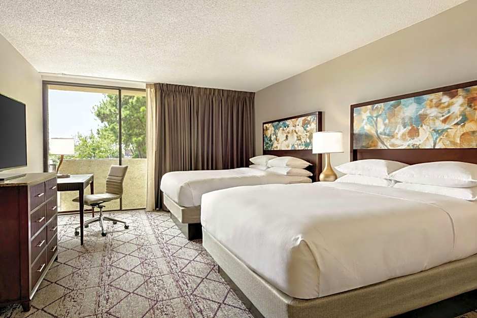 Photo 1 of 6 of 2 Double Beds, Hearing/Mobility Accessible, Bathtub