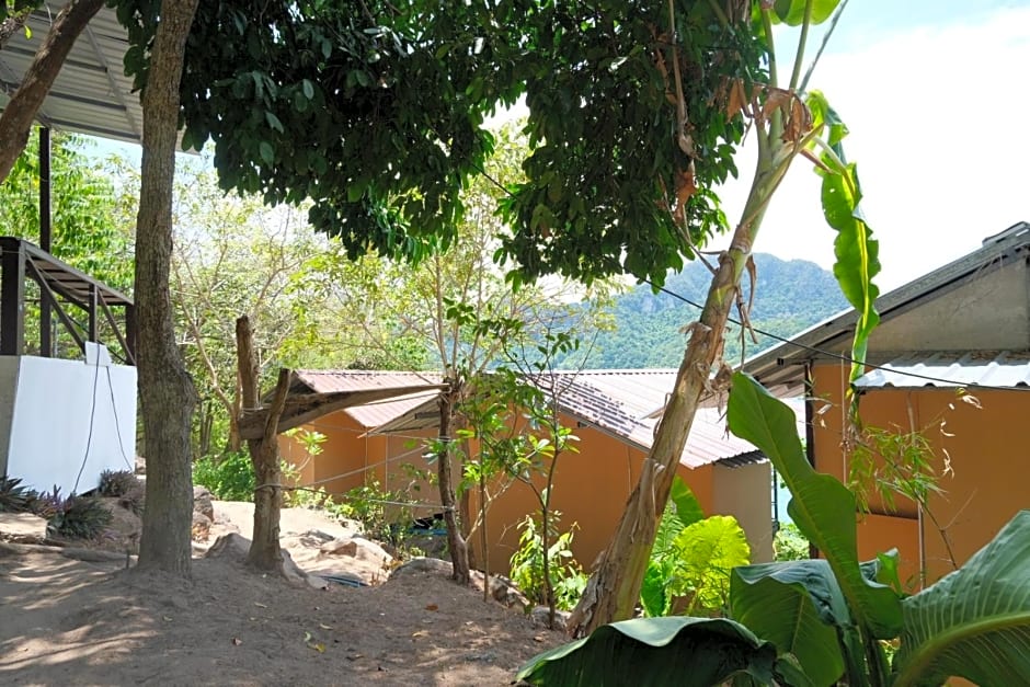 Phi Phi Seaside Bungalow