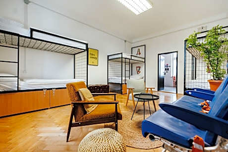 Bed in 6-Bed Dormitory Room