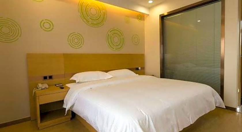 GreenTree Inn Zhangjiagang Yangshe Old Street Stadium