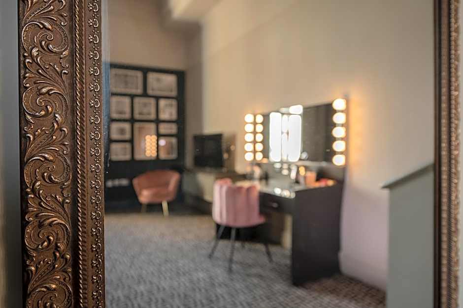 62 Castle Street Hotel