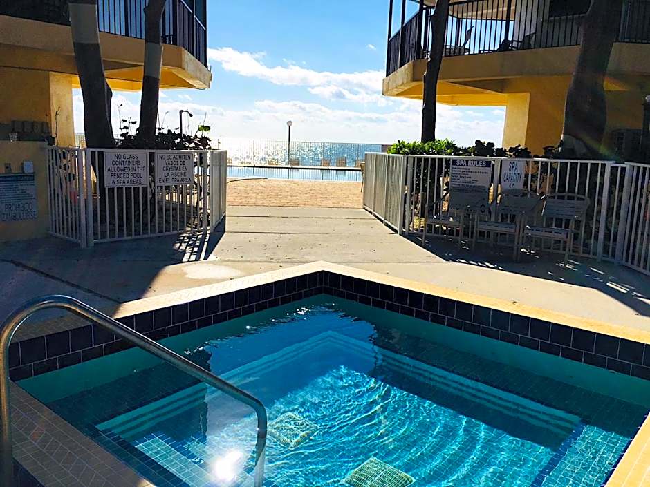 Coco Plum Beach & Tennis Club & Marina