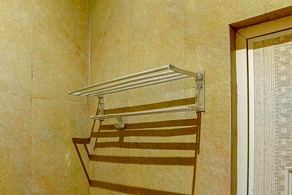 HP Residence Mitra RedDoorz near Alun Alun Kediri