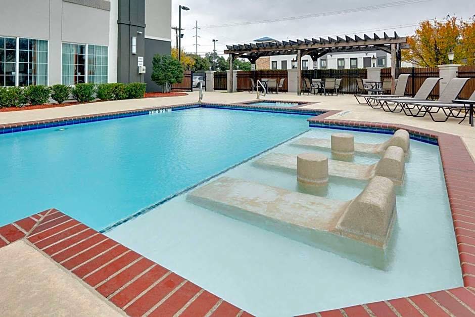 La Quinta Inn & Suites by Wyndham Dallas Love Field