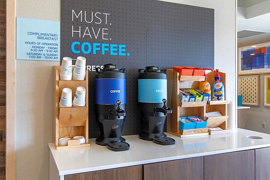 Holiday Inn Express & Suites Englewood - Denver South By IHG