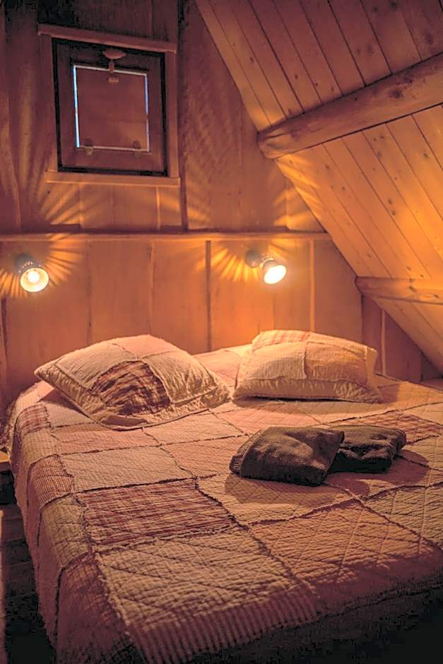 Photo 1 of 15 of Cabin