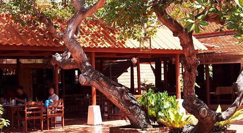 Harry's bungalow & Restaurant